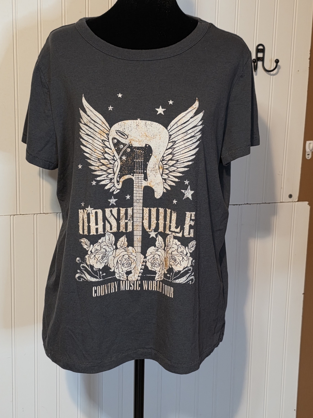 Maurives Nashville Graphic Guitar Tee in Charcoal Sz LG